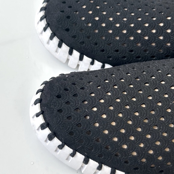 ILSE JACOBSON - Perforated Scalloped Suede Tulip Flats - Black size 10 (40) - Picture 4 of 8